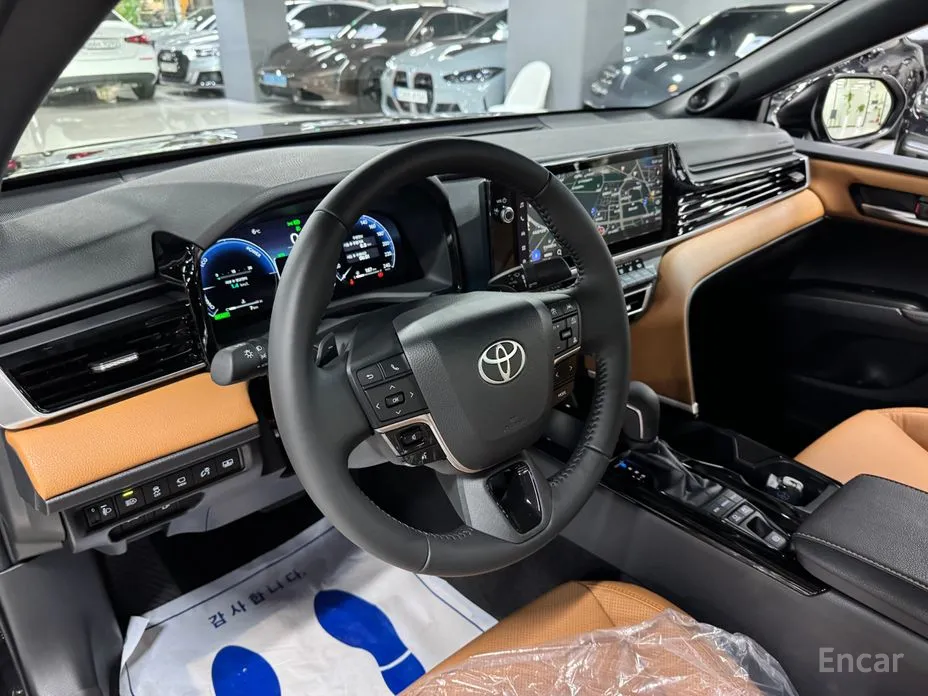 Фото 4 - Toyota Camry