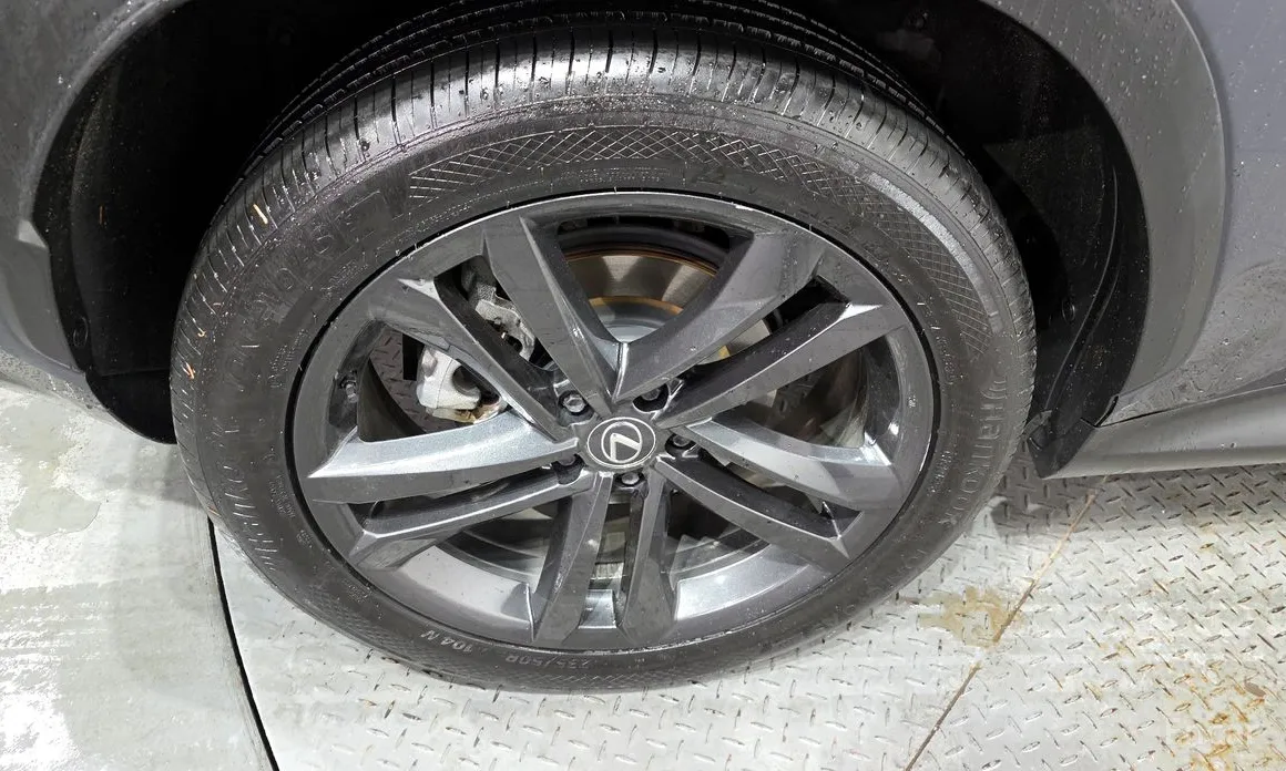 Фото 5 - Lexus NX