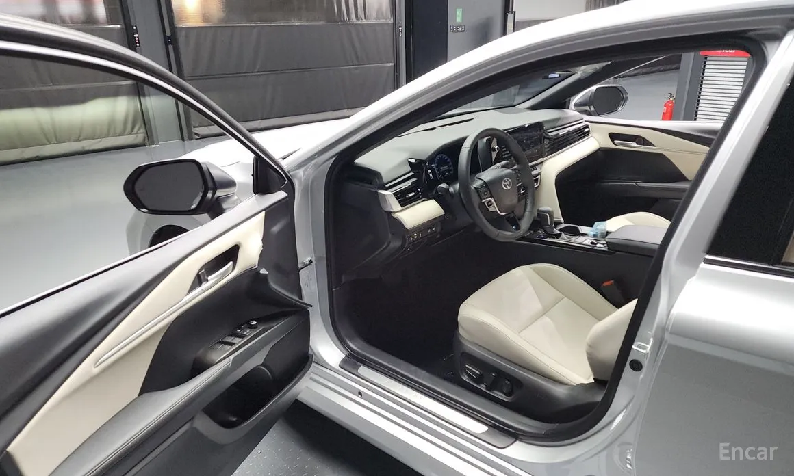 Фото 10 - Toyota Camry