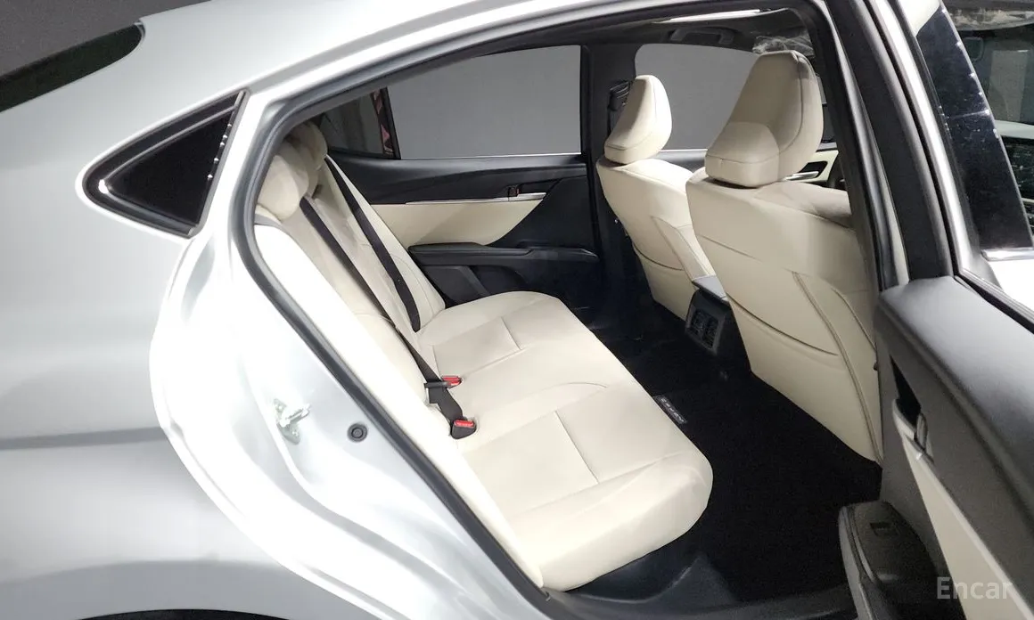 Фото 12 - Toyota Camry