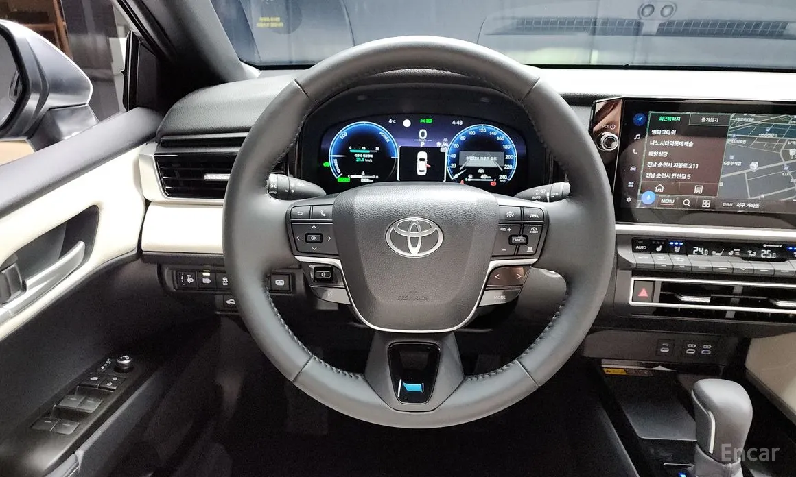 Фото 13 - Toyota Camry