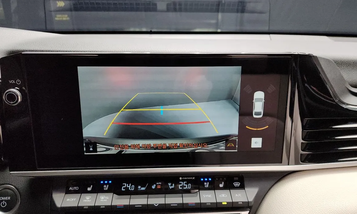 Фото 15 - Toyota Camry