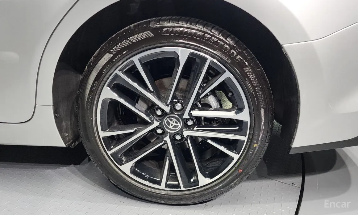 Фото 5 - Toyota Camry