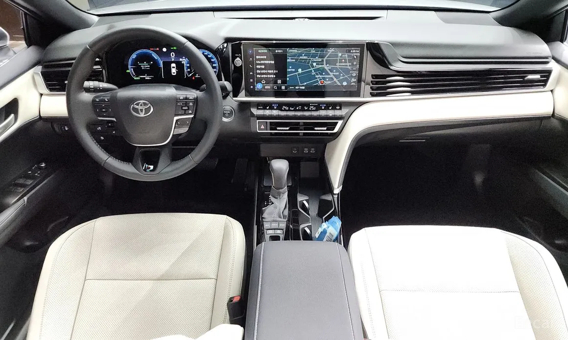 Фото 7 - Toyota Camry