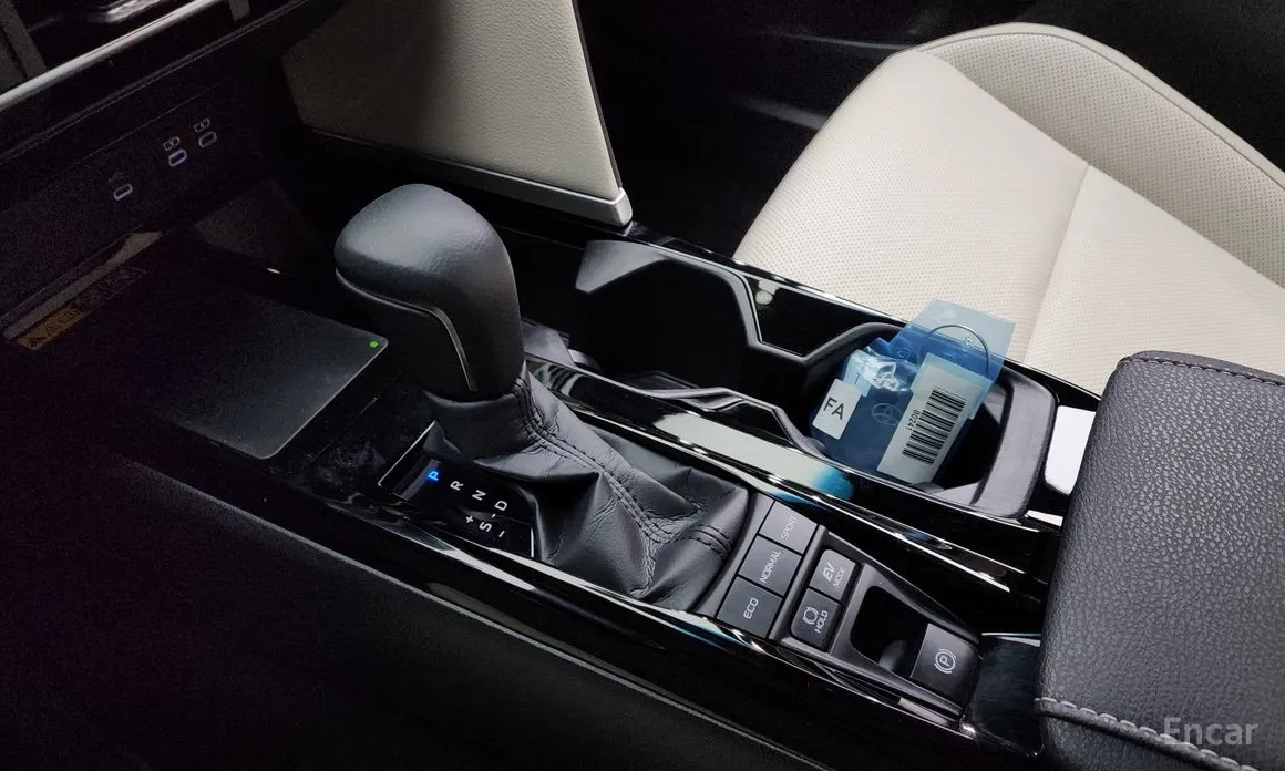 Фото 9 - Toyota Camry