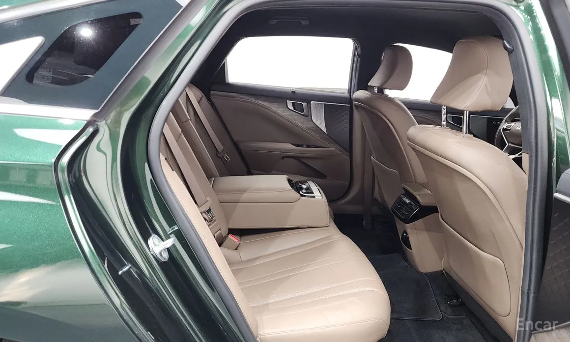 Фото 12 - Kia K8