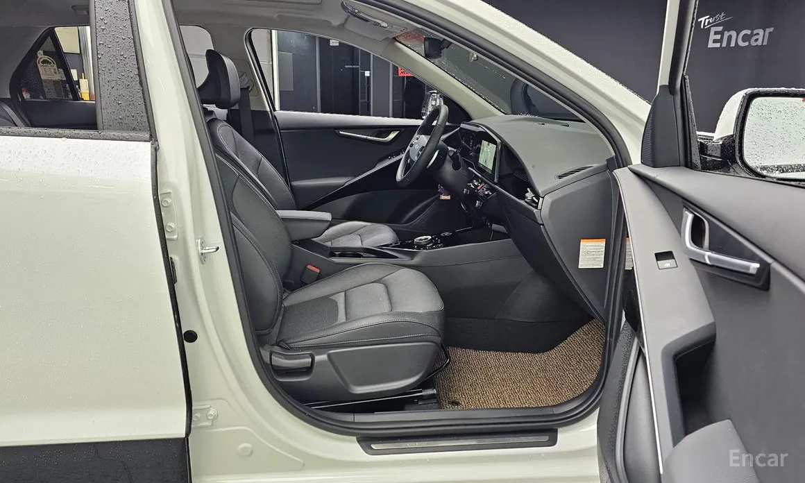 Фото 11 - Kia Niro