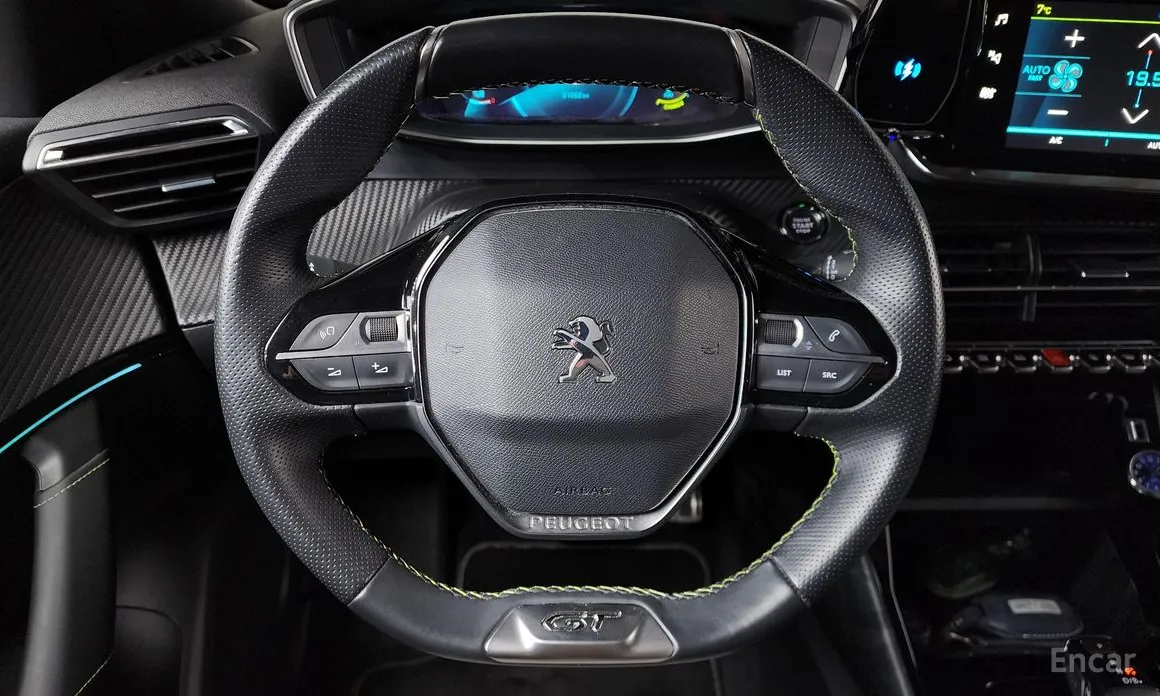 Фото 13 - Peugeot 2008