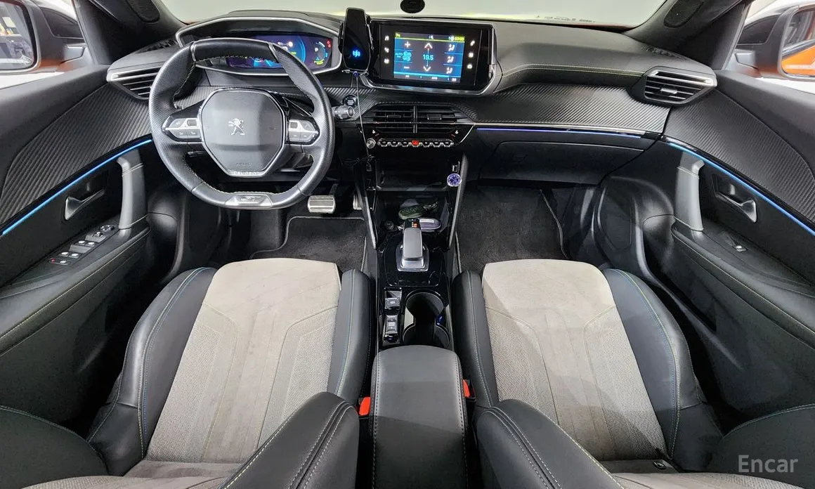 Фото 7 - Peugeot 2008