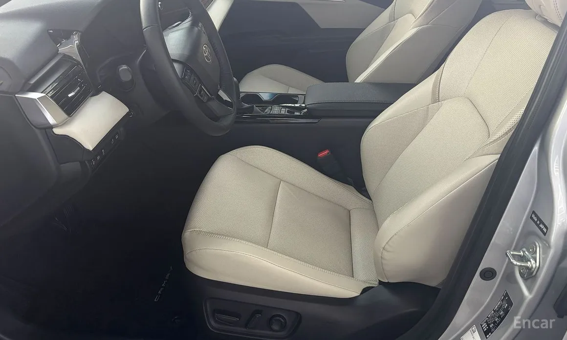 Фото 10 - Toyota Camry