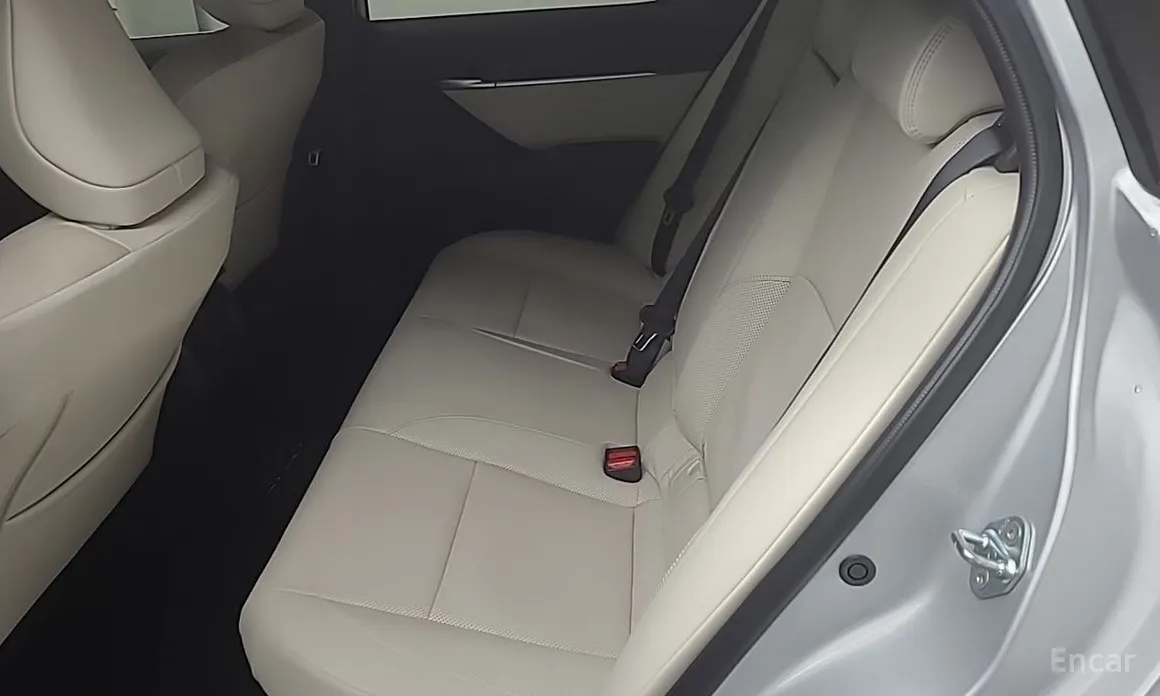 Фото 11 - Toyota Camry