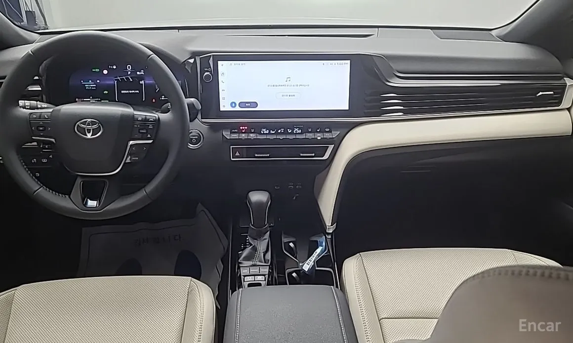 Фото 9 - Toyota Camry