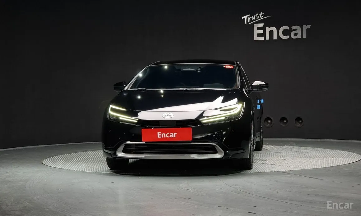 Фото 3 - Toyota Prius