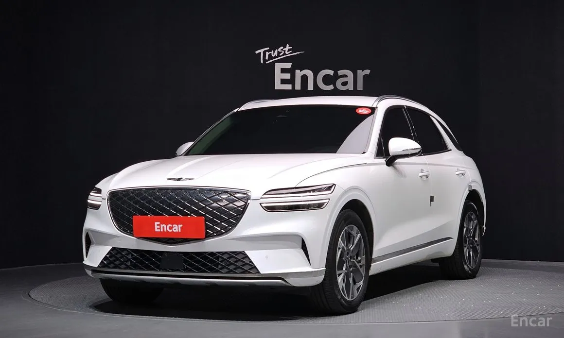 Фото 1 - Genesis GV70