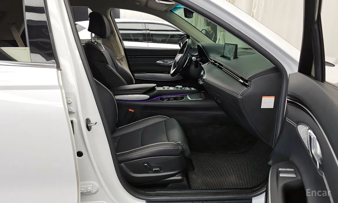 Фото 11 - Genesis GV70