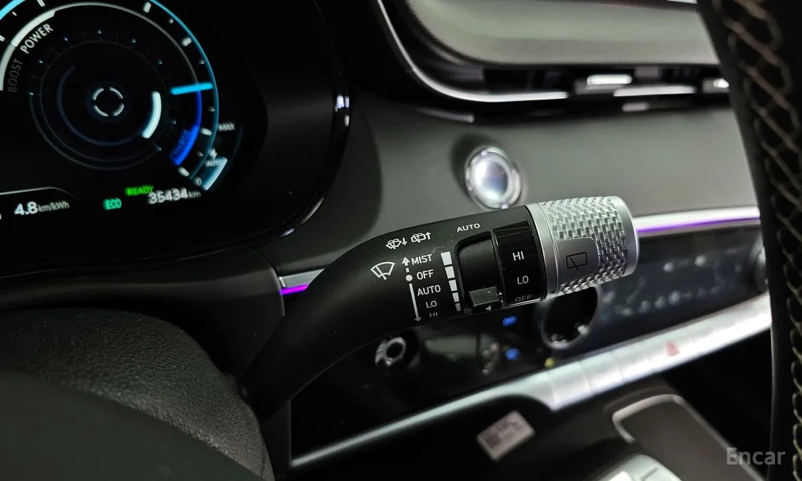 Фото 17 - Genesis GV70