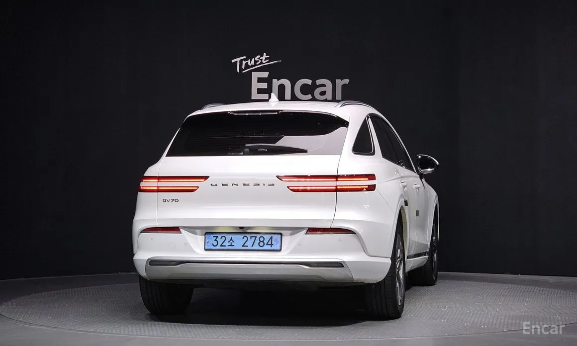 Фото 4 - Genesis GV70