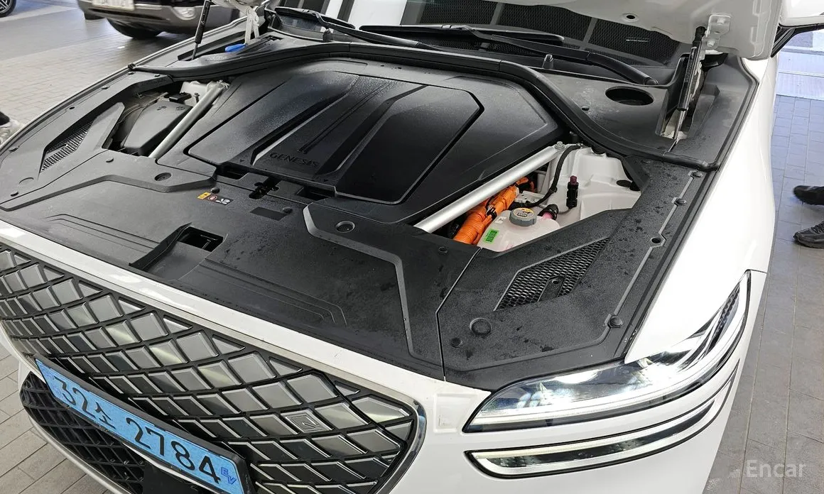 Фото 6 - Genesis GV70