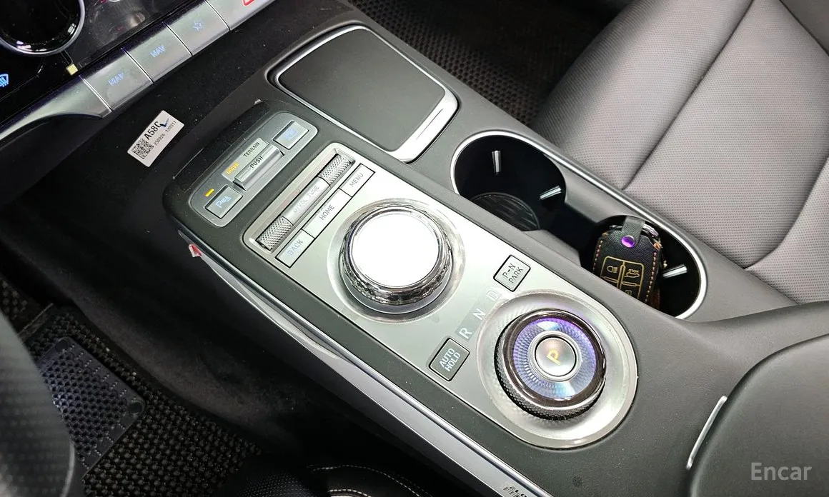 Фото 9 - Genesis GV70