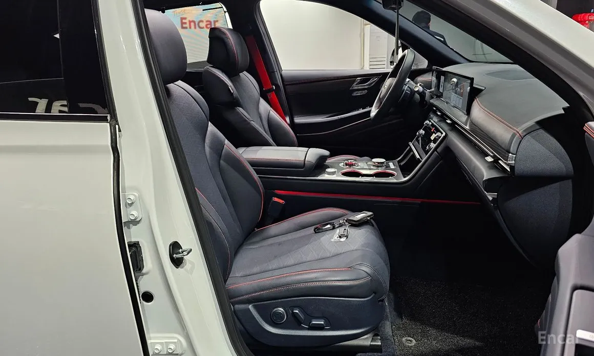 Фото 10 - Genesis GV80