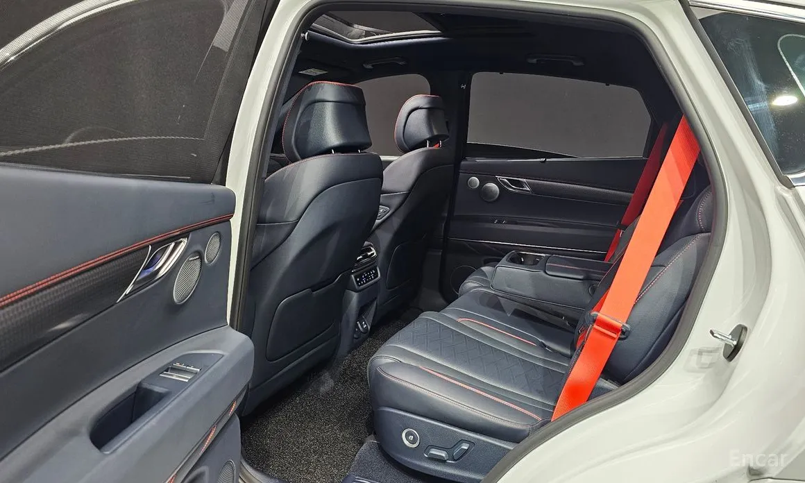 Фото 12 - Genesis GV80