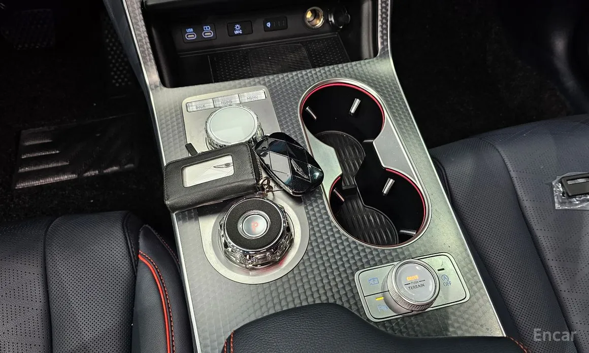 Фото 9 - Genesis GV80