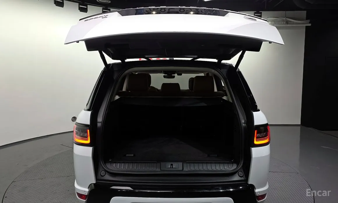 Фото 20 - Land Rover Range Rover Sport