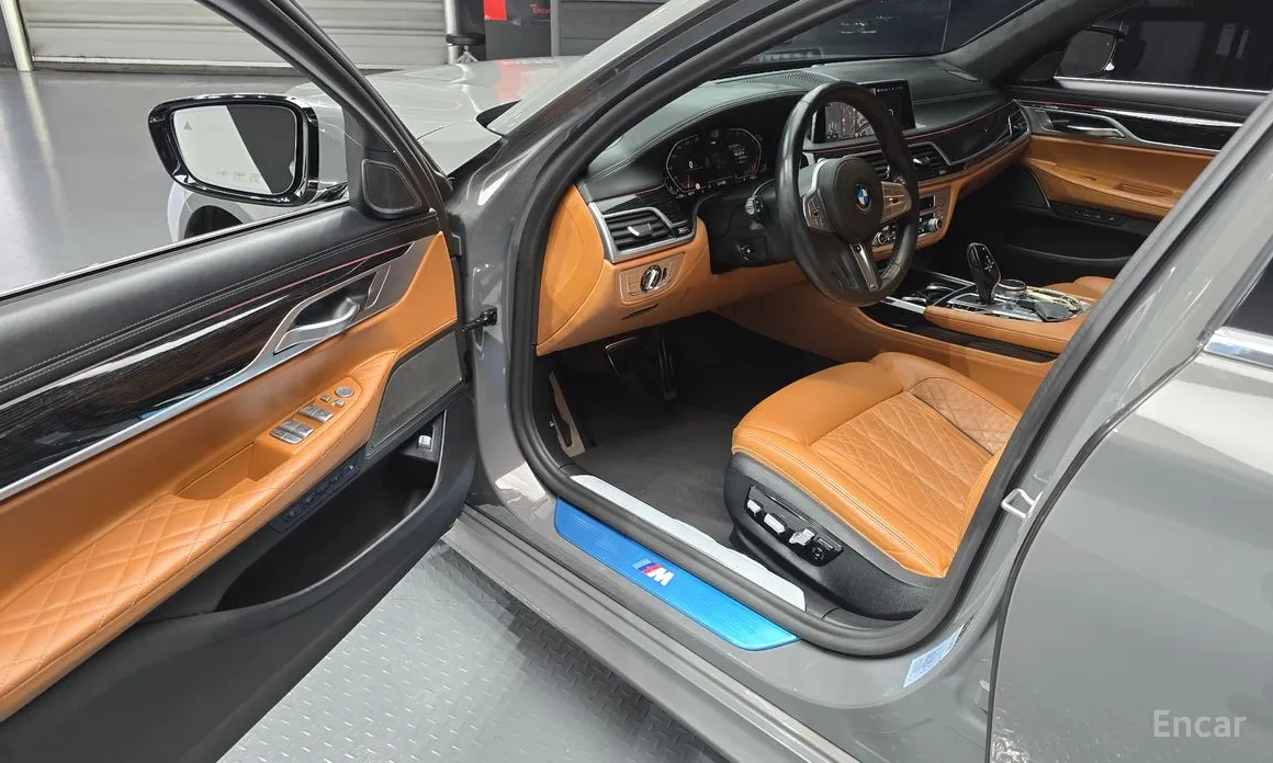 Фото 11 - BMW 7 Series