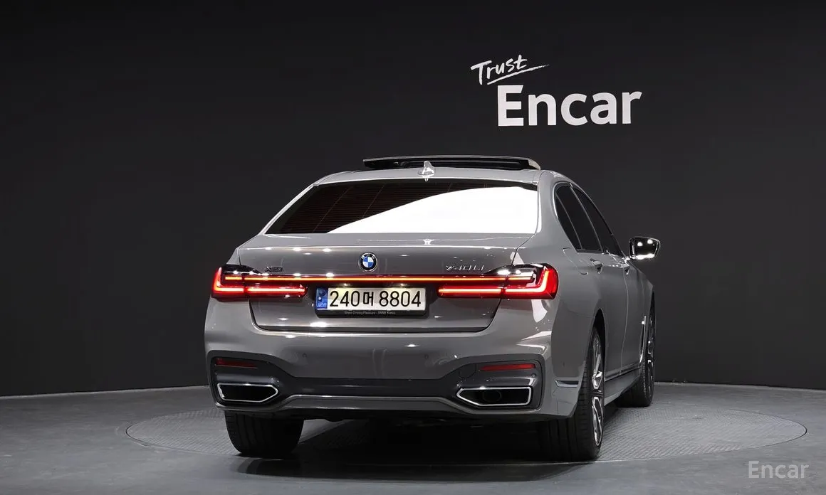 Фото 4 - BMW 7 Series