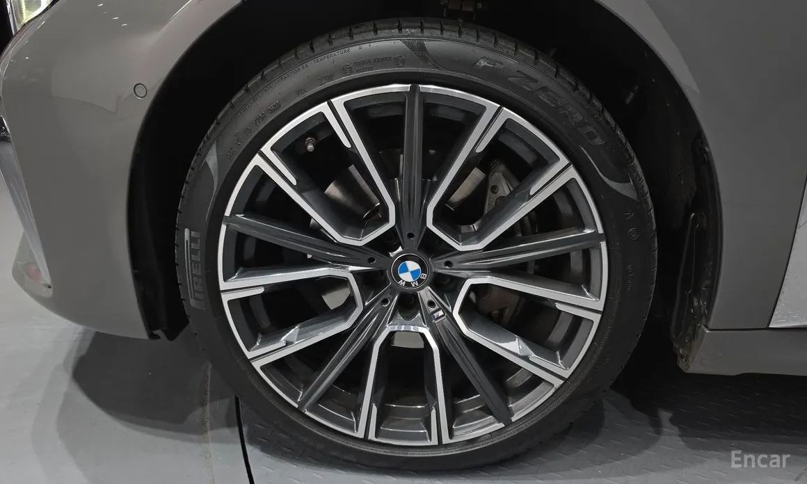 Фото 5 - BMW 7 Series