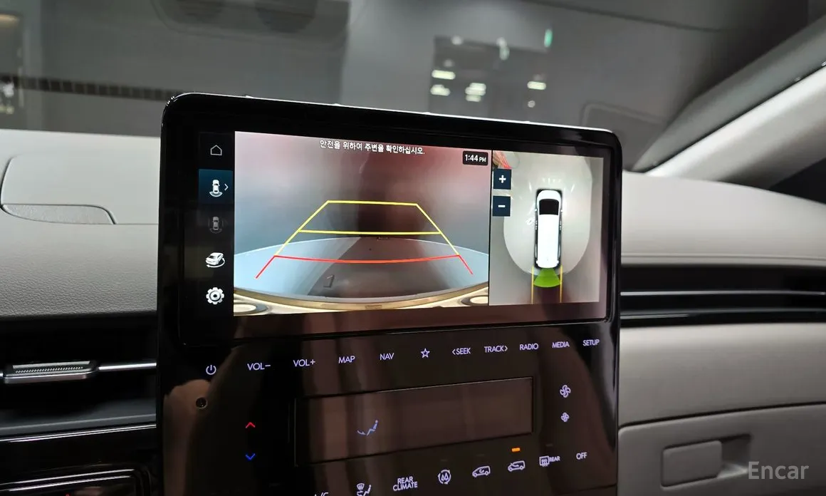 Photo 16 - Hyundai Staria