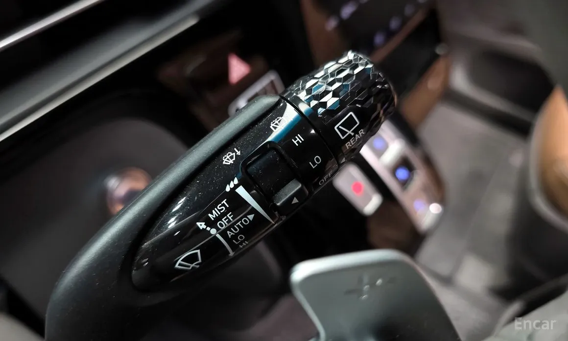 Photo 18 - Hyundai Staria