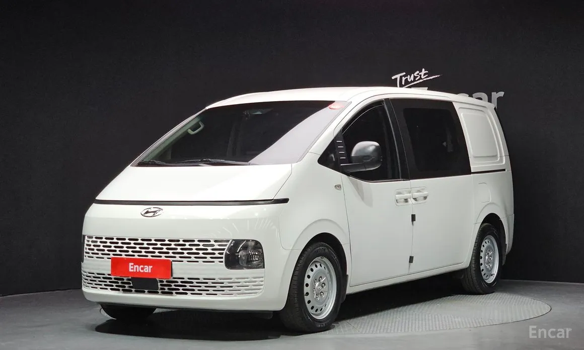 Фото 1 - Hyundai Staria