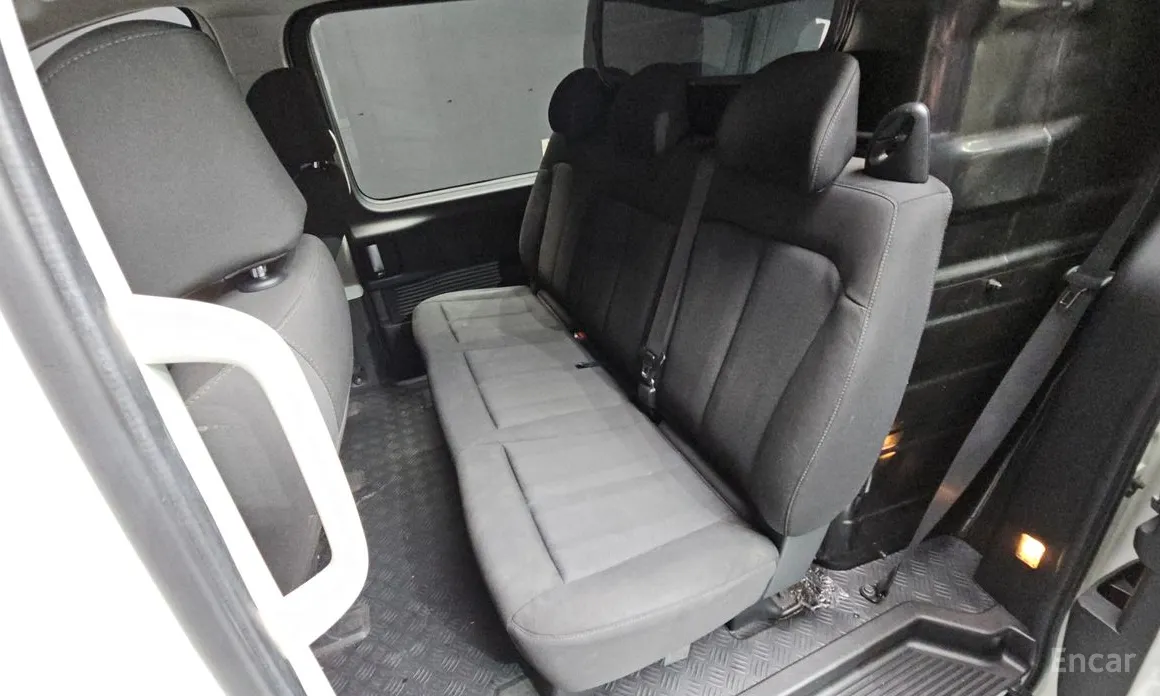 Фото 12 - Hyundai Staria