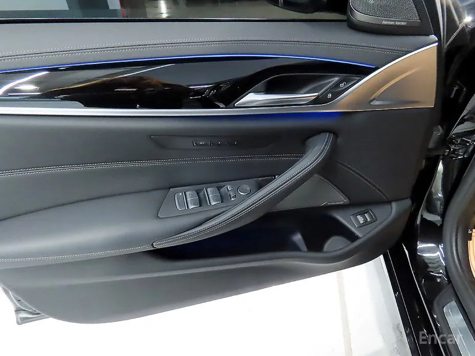 Фото 13 - BMW 5 Series