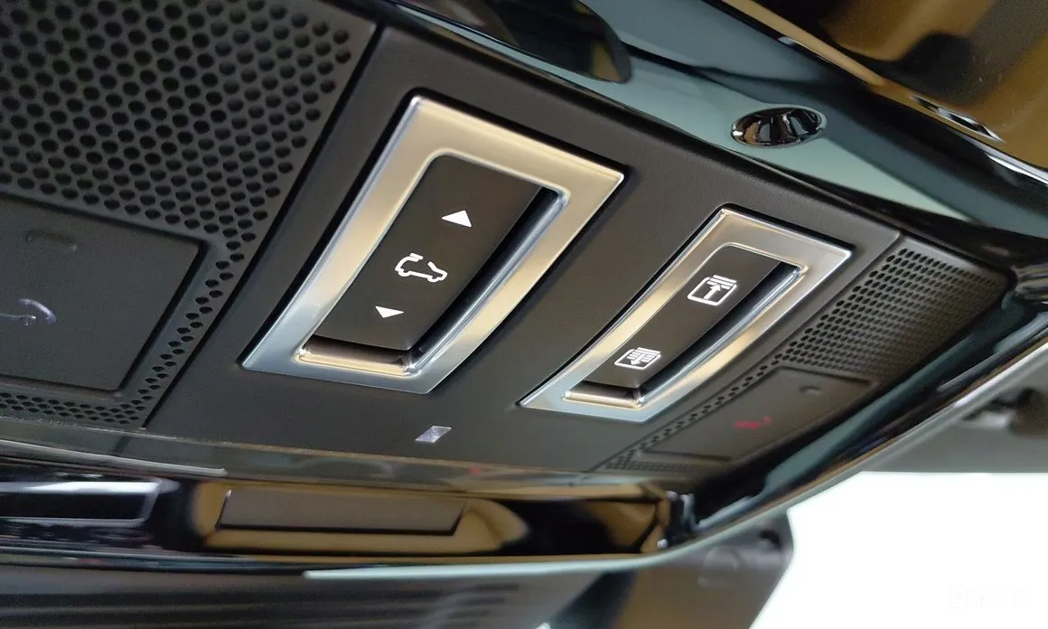 Фото 18 - Land Rover Range Rover Velar