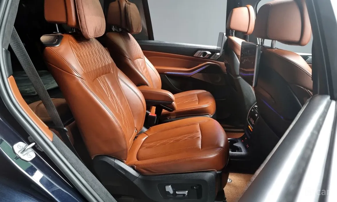 Фото 12 - BMW X7