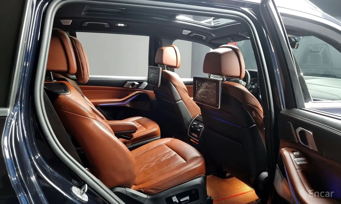 Фото 13 - BMW X7