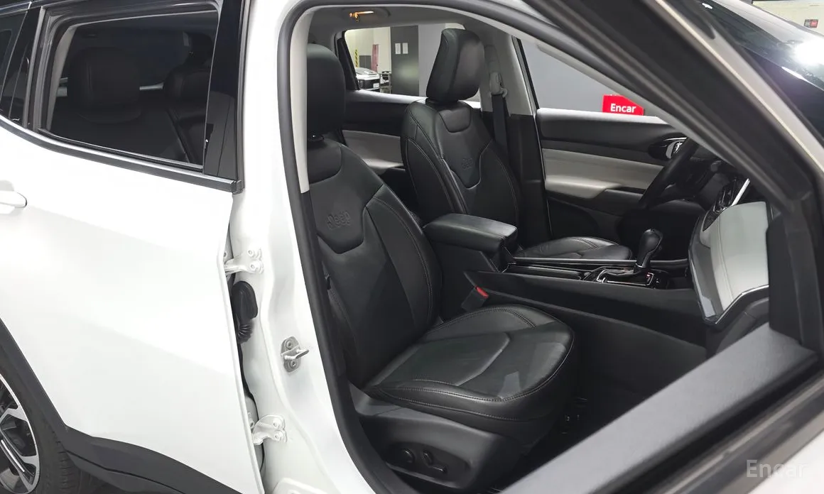 Фото 10 - Jeep Compass