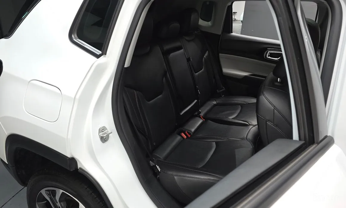 Фото 11 - Jeep Compass