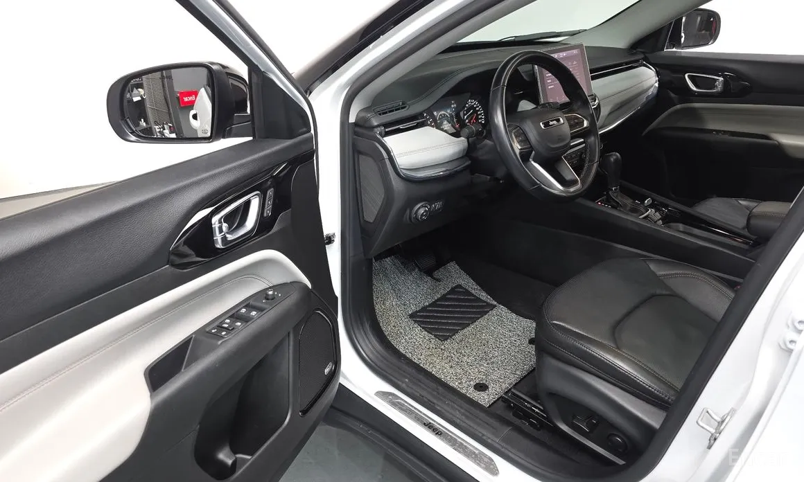 Фото 12 - Jeep Compass