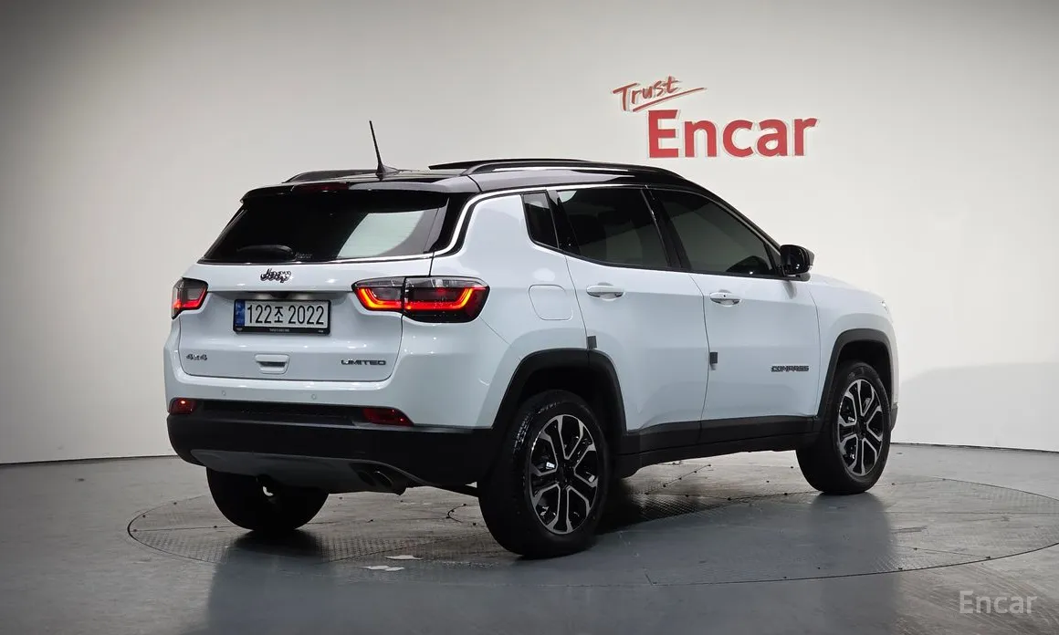 Фото 2 - Jeep Compass