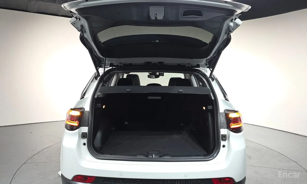 Фото 20 - Jeep Compass