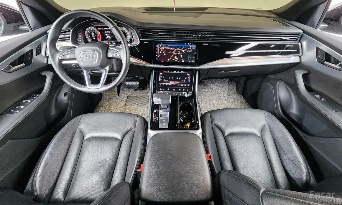 Фото 7 - Audi Q8