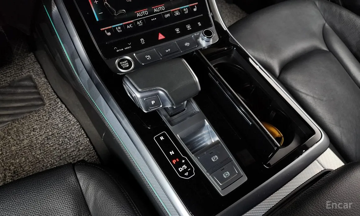 Фото 9 - Audi Q8