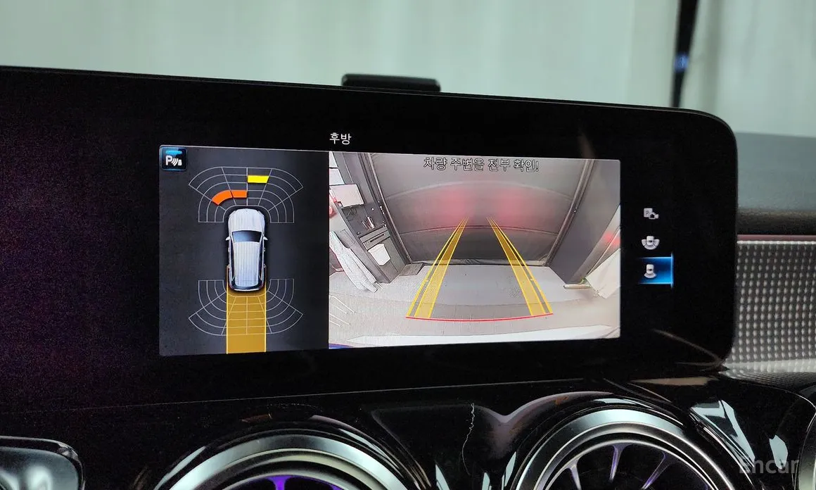 Фото 15 - Mercedes-Benz GLB-Class