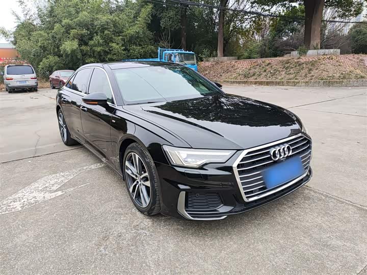 Фото 4 - Audi A6L