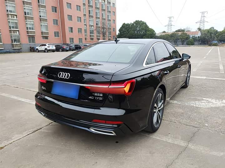 Фото 7 - Audi A6L