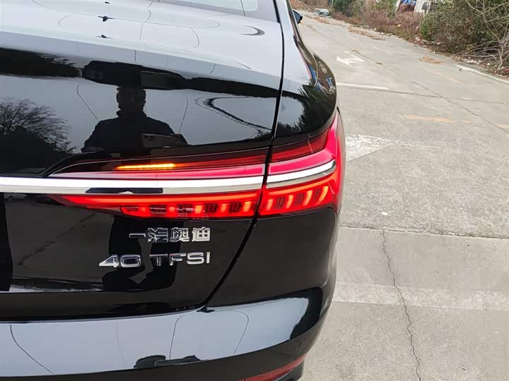 Фото 8 - Audi A6L