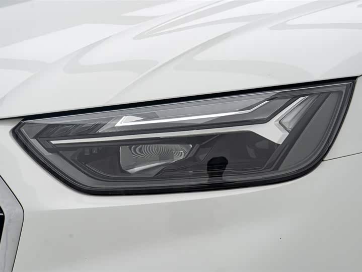 Фото 7 - Audi Q5L